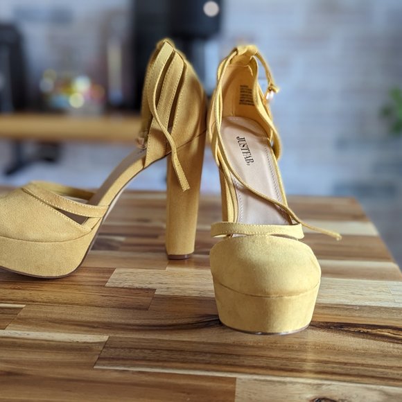 JustFab Yellow Heel shoes - Picture 3 of 4